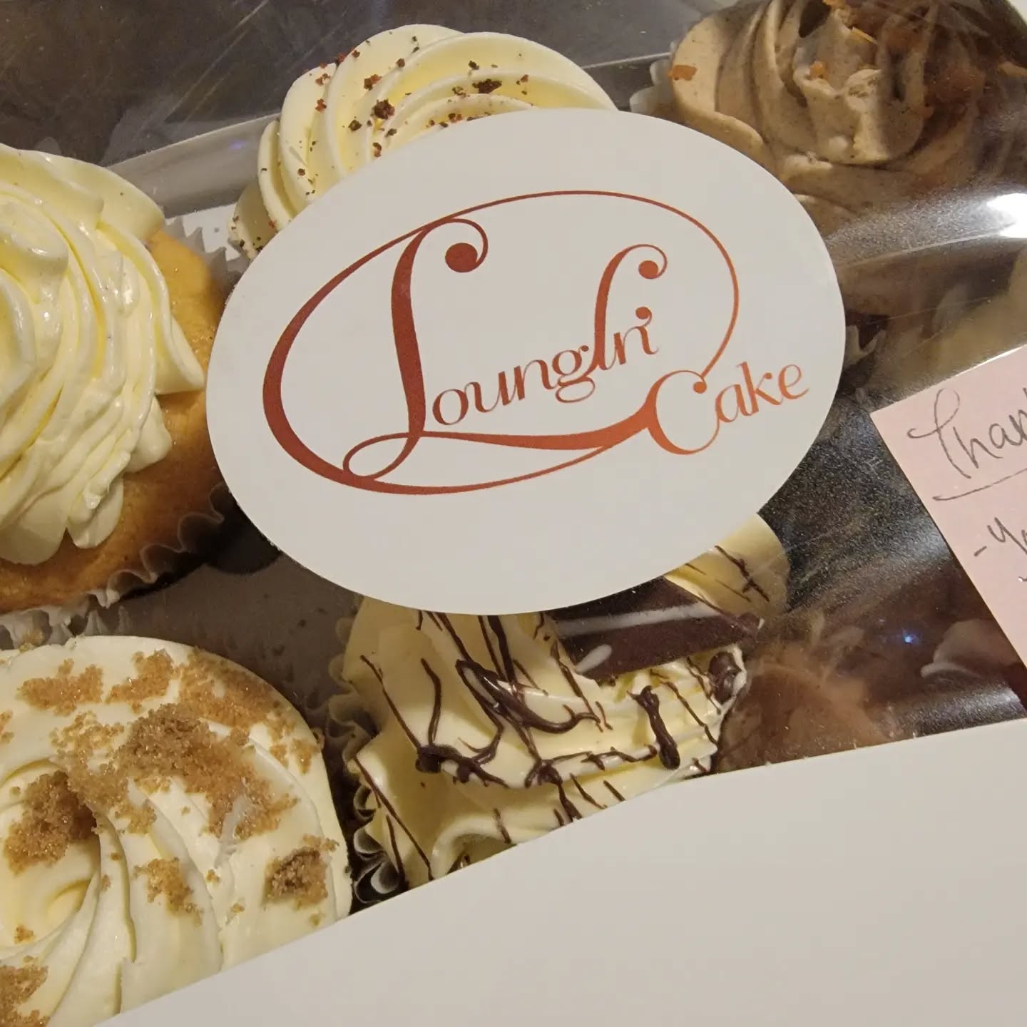 Wedding season is approaching,
Samples are being made,
Stop scrolling on social media,
Go place that order, Today 😉😂
.
Check out our bio link for all the wedding and sample order information 💕
-🎨-
-😎-
-🎂-
#createchillcake #cake #weddingseason #ediblecreationsforall