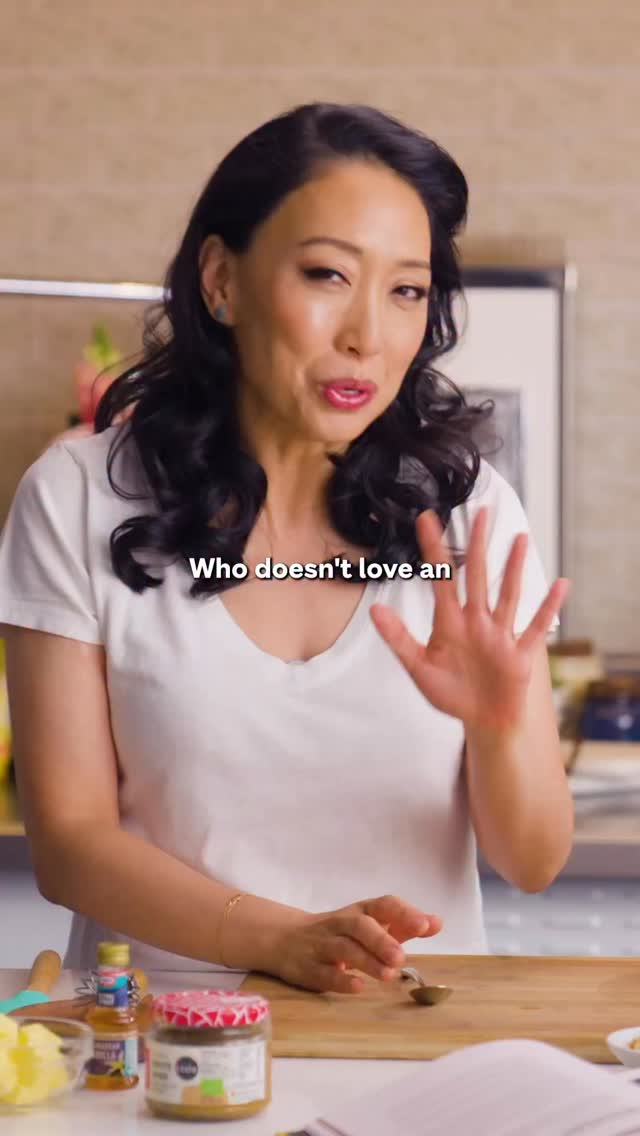 Ad. Sweet, chewy, and a little unexpected. 🍯✨
@ocadouk just launched a Korean aisle featuring some of my go-to ingredients, and I couldn’t resist sharing one of my favorite recipes based on a classic nostalgic treat…Hotteok Crispy Rice Treats. 🇰🇷
Inspired by Hotteok, Korea’s iconic winter street snack usually stuffed with brown sugar and peanuts, these rice crispy treats take those cozy flavours and give them a twist. The secret ingredient? White miso, a fermented soybean paste that adds gentle umami, saltiness, and perfectly balances the sweetness of the marshmallows and chocolate.
A fun bit of culinary history: Hotteok originally arrived in Korea with Chinese merchants in the late 19th century, but it wasn’t until cooking oil became widely available in the 1970s that it turned into the beloved winter staple we know today. Crispy on the outside, gooey in the middle, and sold steaming hot on every street corner.
This no-bake version captures that same comfort in a quick, modern bite. They’re sticky, sweet, and full of Seoul. 💛
Makes 12-16 treats
Ingredients:
non-stick spray or a little neutral oil, to coat the dish
85g unsalted butter
4 tsp white miso paste
2 tsp ground cinnamon
1 tsp vanilla extract
285g mini marshmallows
165g crispy rice cereal
45g dry roasted peanuts, chopped
For the Chocolate Drizzle (optional)
85g dark chocolate chips
1½ tsp coconut oil
Watch the video for the method and ask any questions in the comments 💜
✨ Full recipe in my book K-Quick (which you can also get on Ocado!)
#KoreanFood #Hotteok #KoreanDessert #KoreanSnacks Ad. Sweet, chewy, and a little unexpected. 🍯✨
@ocadouk just launched a Korean aisle featuring some of my go-to ingredients, and I couldn’t resist sharing one of my favorite recipes based on a classic nostalgic treat…Hotteok Crispy Rice Treats. 🇰🇷
Inspired by Hotteok, Korea’s iconic winter street snack usually stuffed with brown sugar and peanuts, these rice crispy treats take those cozy flavours and give them a twist. The secret ingredient? White miso, a fermented soybean paste that adds gentle umami, saltiness, and perfectly balances the sweetness of the marshmallows and chocolate.
A fun bit of culinary history: Hotteok originally arrived in Korea with Chinese merchants in the late 19th century, but it wasn’t until cooking oil became widely available in the 1970s that it turned into the beloved winter staple we know today. Crispy on the outside, gooey in the middle, and sold steaming hot on every street corner.
This no-bake version captures that same comfort in a quick, modern bite. They’re sticky, sweet, and full of Seoul. 💛
Makes 12-16 treats
Ingredients:
non-stick spray or a little neutral oil, to coat the dish
85g unsalted butter
4 tsp white miso paste
2 tsp ground cinnamon
1 tsp vanilla extract
285g mini marshmallows
165g crispy rice cereal
45g dry roasted peanuts, chopped
For the Chocolate Drizzle (optional)
85g dark chocolate chips
1½ tsp coconut oil
Watch the video for the method and ask any questions in the comments 💜
✨ Full recipe in my book K-Quick (which you can also get on Ocado!)
#KoreanFood #Hotteok #KoreanDessert #KoreanSnacks