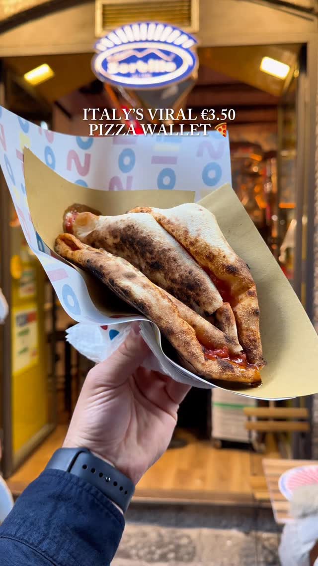 This is pizza a portafoglio, literally “wallet pizza” in Nap