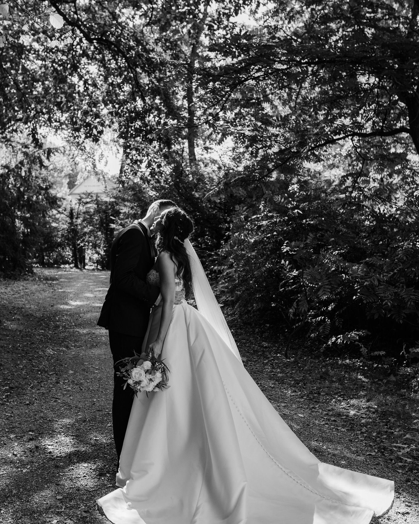 EMBRACE THE LIGHT
A black and white picture with so much emotions, love it. This light and the surrounding - fits so perfectly.
This wedding took place close to Utrecht, in a beautiful castle, surrounded by a lake and a little forest.
Did you already find your perfect location? Need some help to get to know the do‘s and dont‘s? Let me know!
Photo credits: @marloesvanderlindephotography
#wedding #weddingphotography #weddingday #weddinglocation #weddinginspiration #weddingplanner #weddingplanning #weddingplanners
