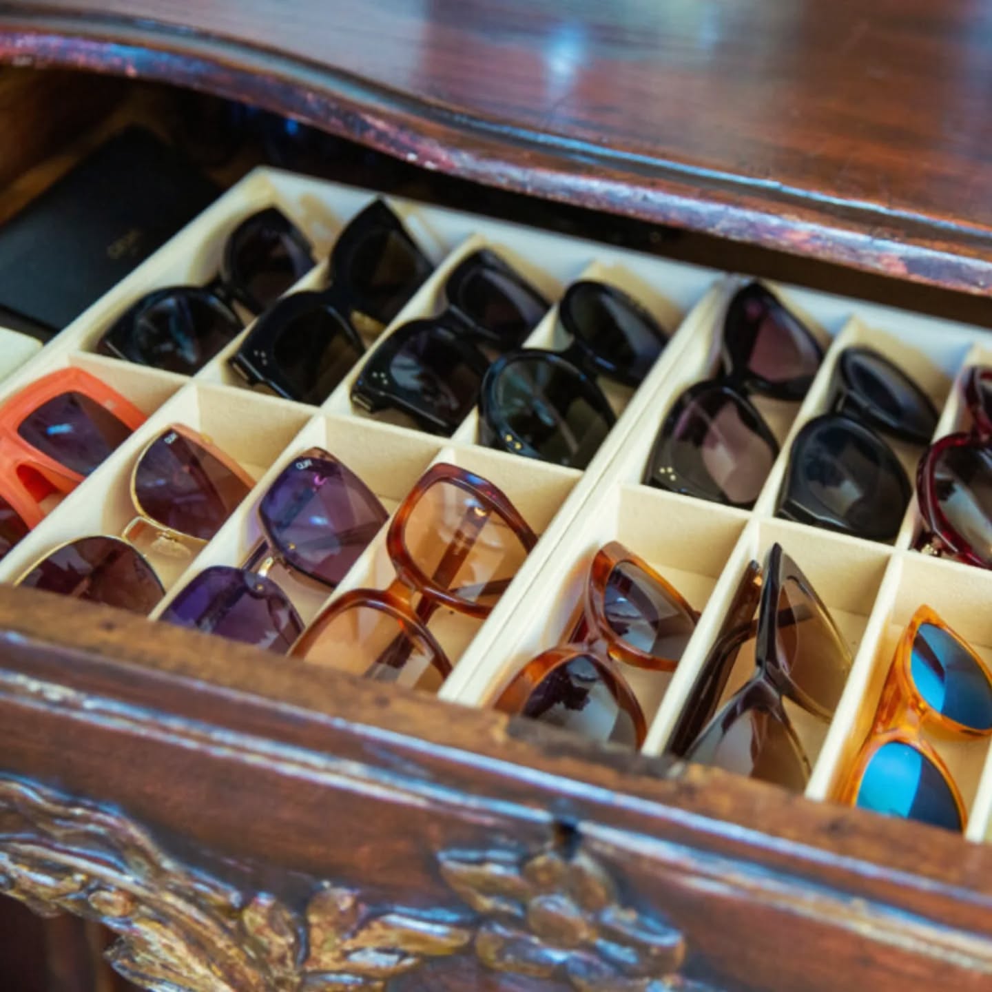 Create a home that restores your energy, not one that drains it.
#organizeyourlife #tidyhousetidymind #professionalorganizing #organizingtherapy #amscotthome