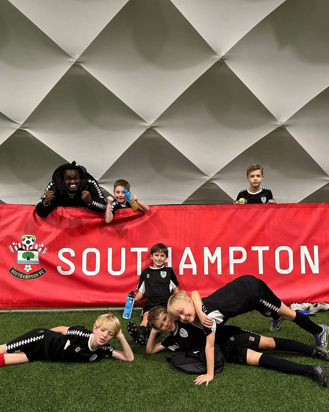 What a day! Our FTY U8s & U9s took on Southampton Academy at the Saints’ training ground 💪⚽
Top effort from all the players — smiles, goals, and great football all round!
#ftyfamily #grassrootstogreatness
