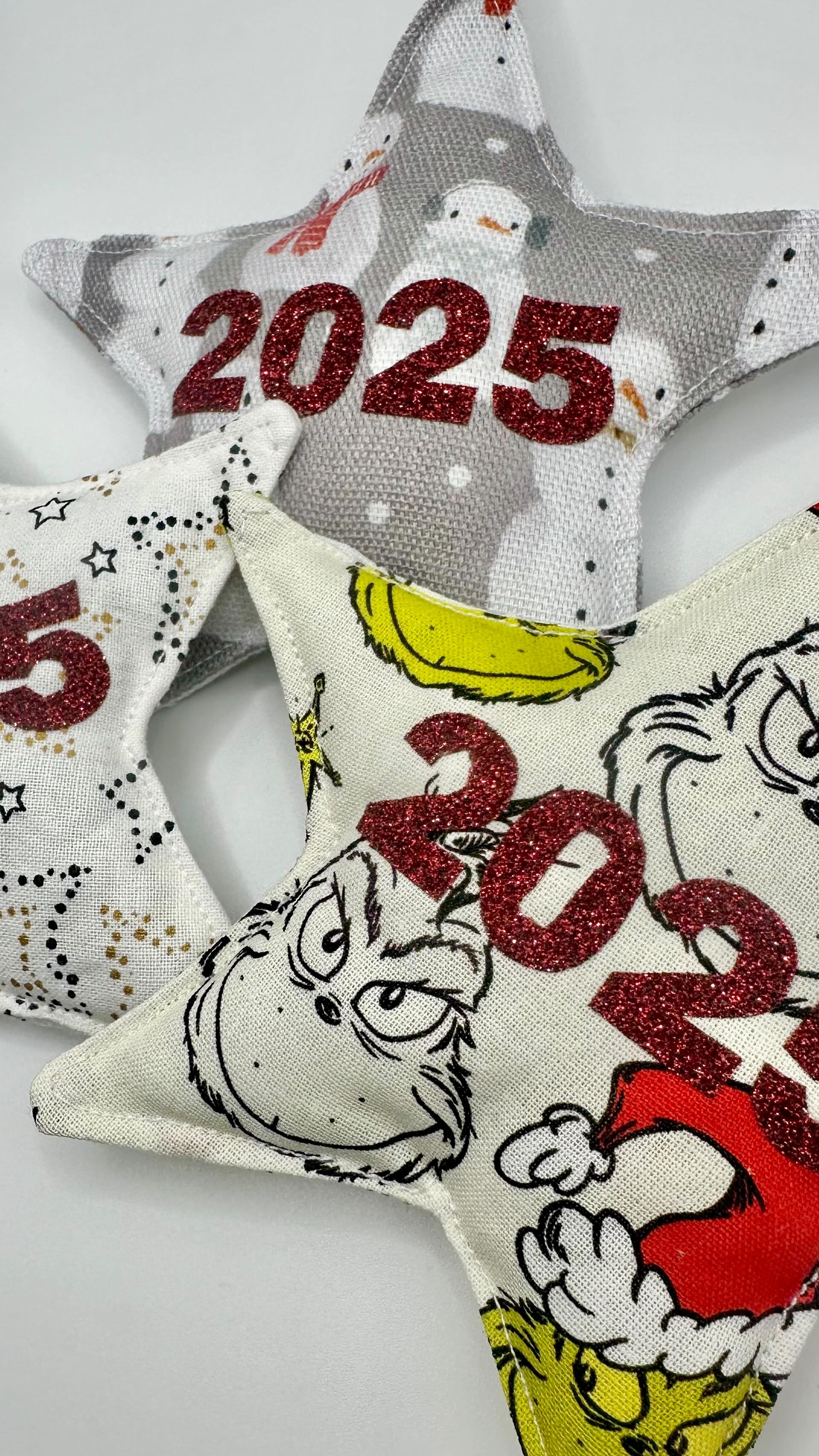 Christmas Decorations are back!! 🥰🥳
#christmas #christmasdecor #christmasdecorations #christmasiscoming #handmade #handmadechristmas #littledotsbows #smallbusiness