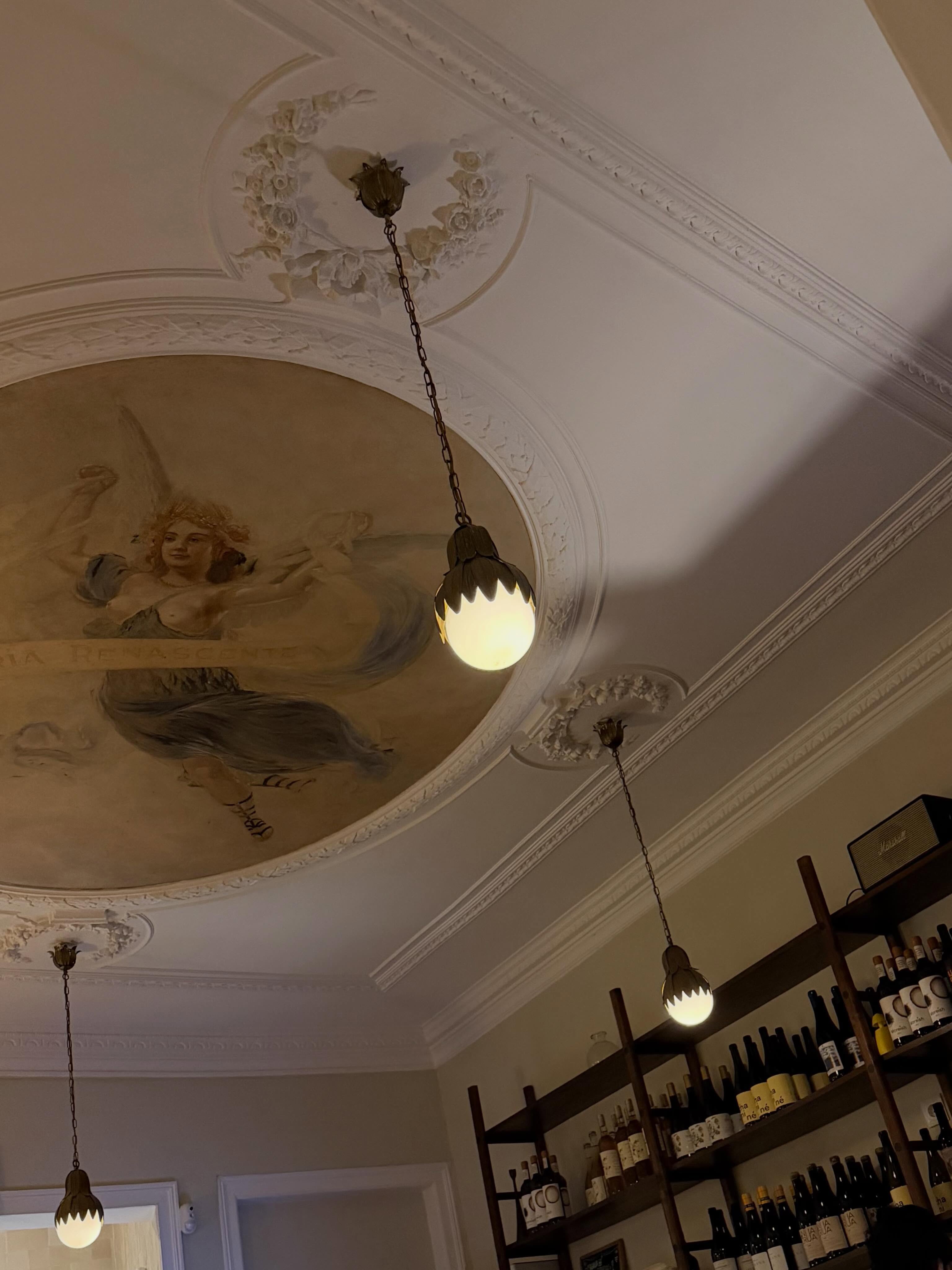 Back in Lisbon for the second time and I loved it even more 🫶🏻 I was especially impressed by the incredible restaurant scene. With only two nights, choosing where to go felt almost impossible. Exactly one of the reasons I created signature|m: to do the research beforehand, save time and make the most out of every trip.