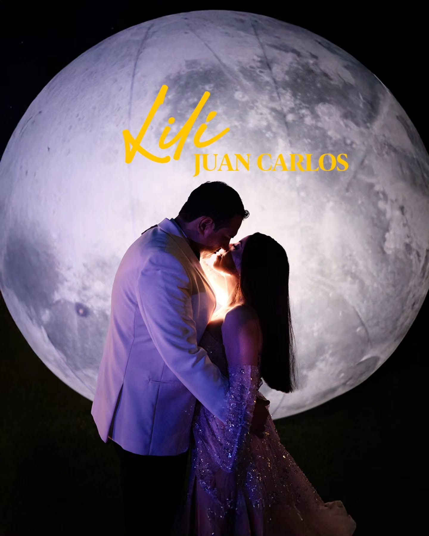 La boda de Lily y Juan Carlos! Nada hace que una boda sea mas romántica qué la lluvia! Y a nosotros nos encantan los videos de bodas donde la lluvia empapa a los novios y ellos disfrutan de un momento muy romántico y mágico.
.
Lily y Juan Carlos tuvieron uno de los momentos mas lindos este gran día en su boda civil
.
Bride. @lily_sounds
Groom. @jc.hdz23
.
Venue. @lafincadesantiago
Juez. @
Moon. @instant.lunar
.
@fujifilmmx SOOC
.
#weddingday #destinationweddingphotographer #bodas #weddingphotography #weddings